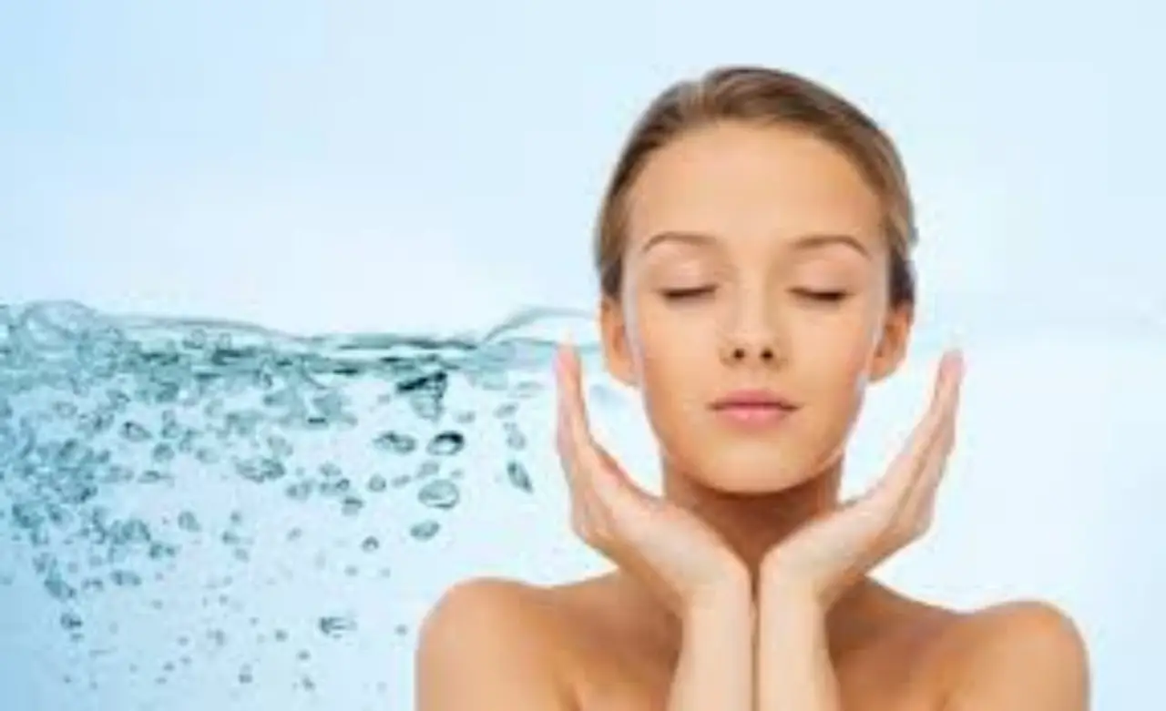 Come preparare in casa un detergente viso naturale: ingredienti semplici e consigli utili