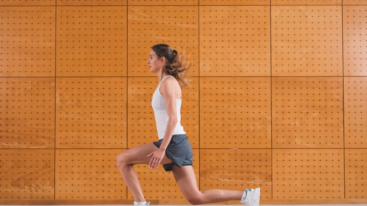 Sai quali esercizi brevi al mattino possono aiutare il girovita in modo naturale?