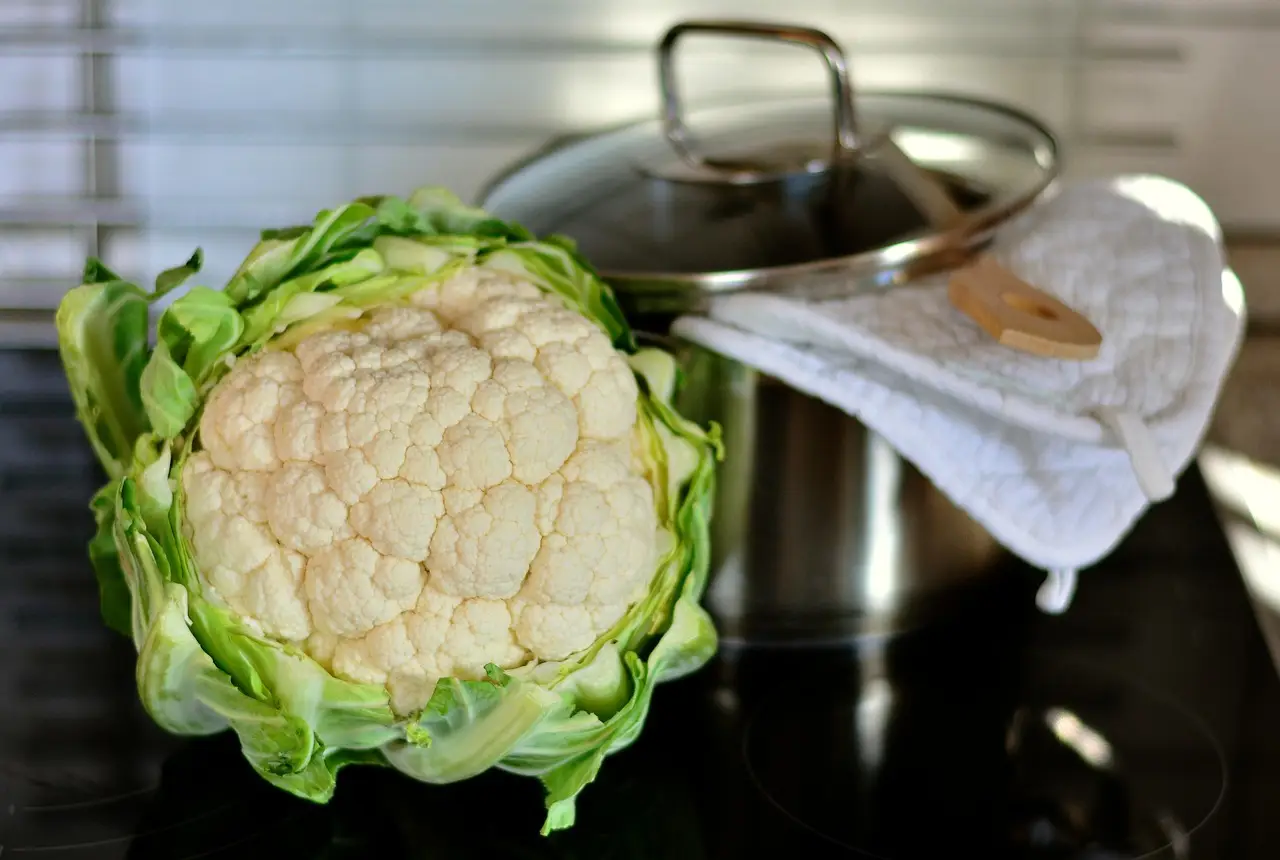 Ecco il trucco da usare in cucina per non far puzzare il cavolfiore mentre lo cucini